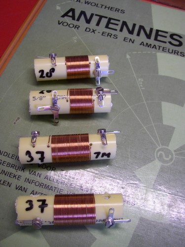 Verschillende spoelen op 16 mm electra pijp.