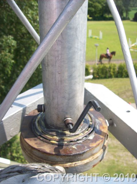 Vastzetten van de antenne pijp