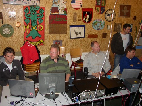 Henk PA5VK,  Wicher PD0WR en Jim PA2JIM gereed voor actie.