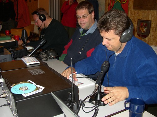 Jim in actie met naast zich Clement PD4CK
