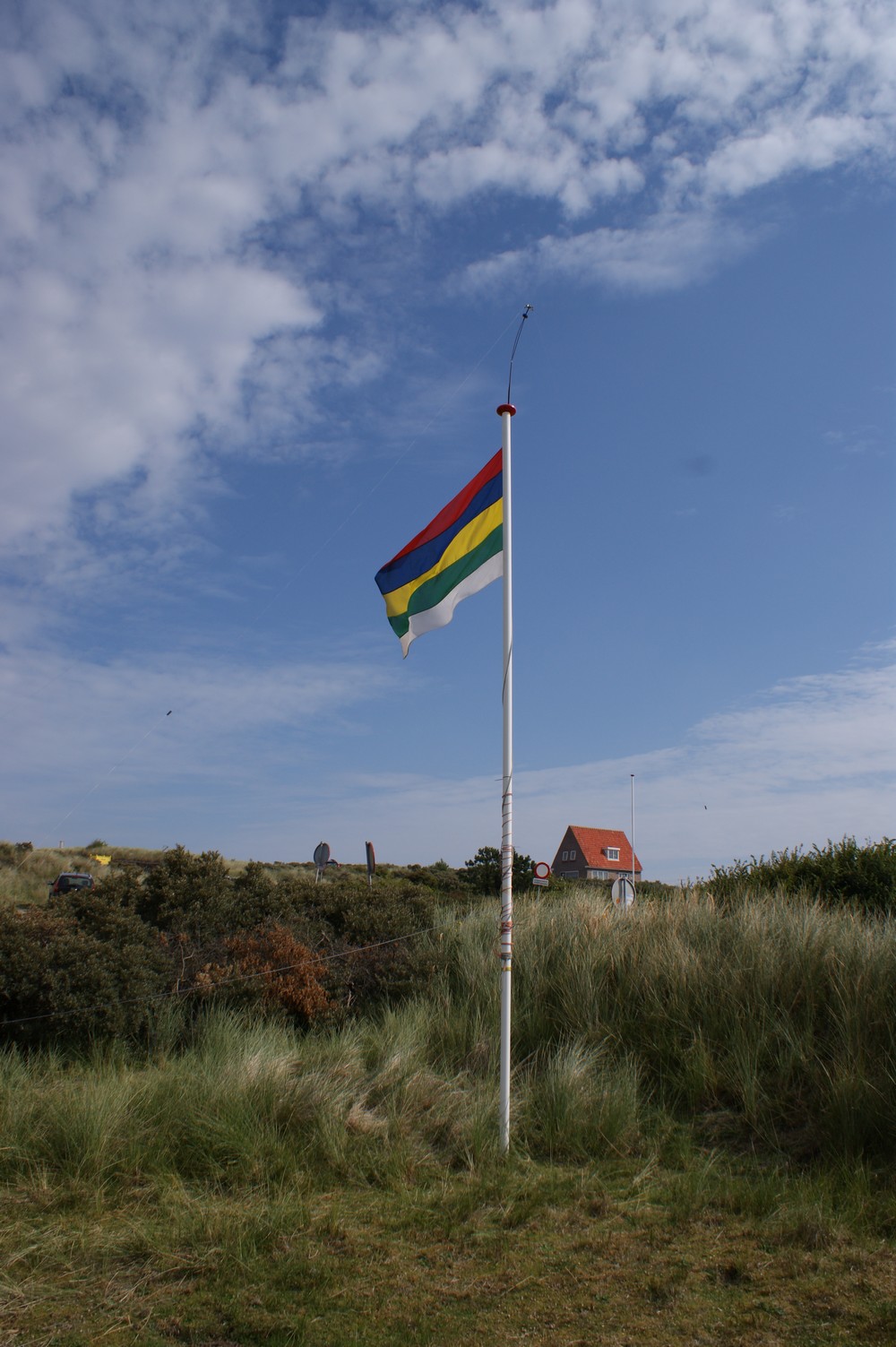 Als je goed kijkt zie je de antenne!