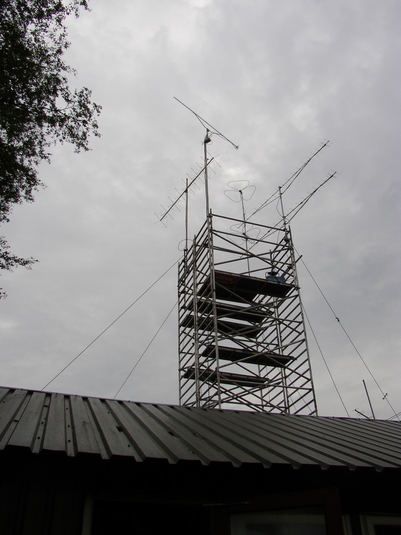 Alle antennes in de steiger. 2,70 en 23.