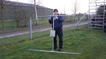 Jeroen PD1JSH zet de 10 m beam in elkaar.