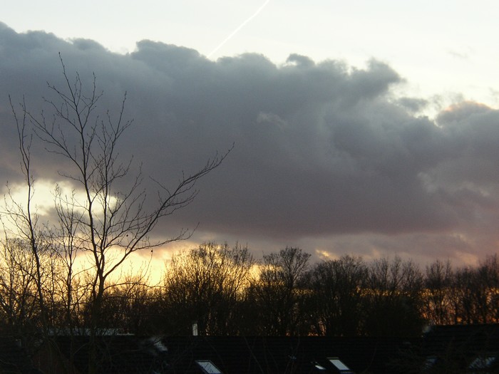 Donkere wolken boven Vaassen
