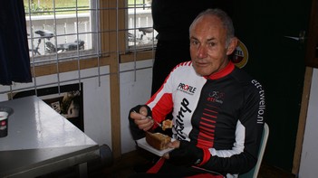 David aan het gebak.